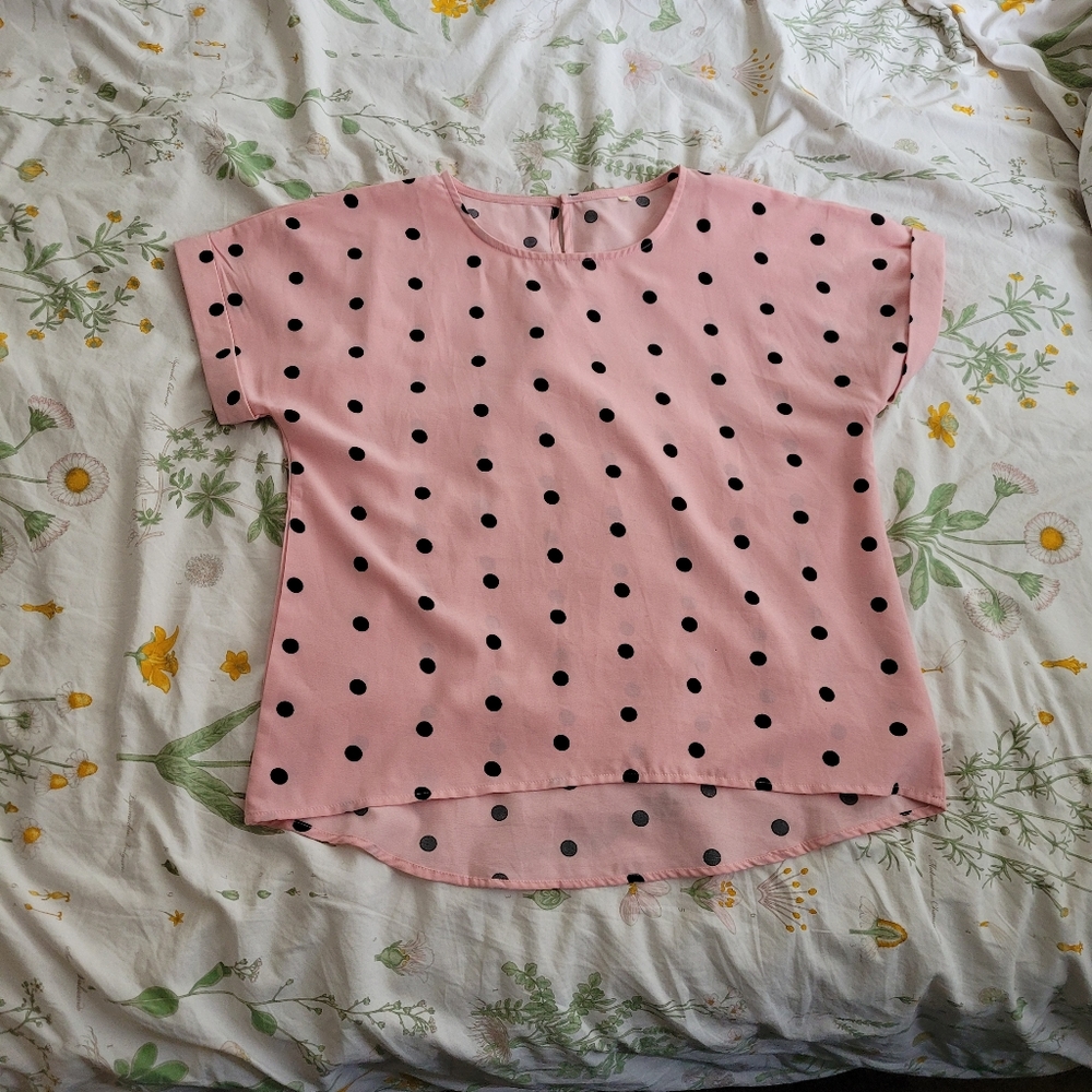 Pink T-shirt w Black Dots